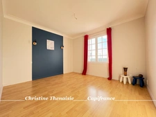 Maison à vendre 5 pièces - Plain-Pied - 3 chambres - 2 salles d'eau - 3 wc - Piscine couverte - 2 garages SAINT HILAIRE DE RIEZ (85)