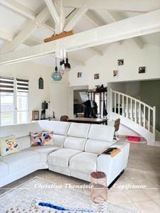Villa à vendre 5 pièces, 3 chambres, 2 salles d'eau, Piscine privée, Climatisation, Véranda au coeur d'un Domaine résidentiel sécurisé