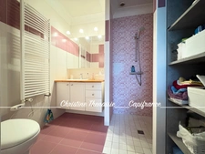 Maison à vendre sur un terrain de 2000 m2 - 4 chambres - Bureau - 3 salles d'eau - 3 wc - Dépendance de 110 m2 et garages LA GARNACHE (85)