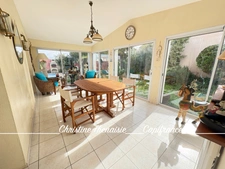 Maison à vendre Plain-Pied - 3 chambres - Garage - Piscine chauffée - Centre Ville SAINT GILLES CROIX DE VIE (85)