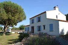 Maison à vendre 7 pièces avec Piscine et Sauna CHALLANS