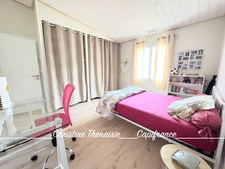 Maison à vendre 9 pièces - Plain-Pied - 4 chambres - 2 Salles d'eau - Piscine - Salle de cinéma - Hammam - T2 indépendant