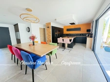 Maison récente à vendre 6 pièces : Plain-Pied - 3 chambres - Bureau - 1 salle d'eau - 1 salle de bains - 2 wc - garage - Préau SAINT HILAIRE DE RIEZ (85)