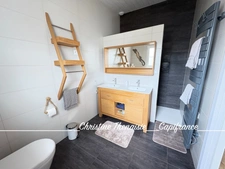 Maison à vendre 9 pièces - Plain-Pied - 4 chambres - 2 Salles d'eau - Piscine - Salle de cinéma - Hammam - T2 indépendant