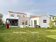 Maison contemporaine Beaux volumes - 5 chambres - Pergola - Garage SAINT GILLES CROIX DE VIE (85)