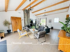 Maison à vendre 9 pièces - Plain-Pied - 4 chambres - 2 Salles d'eau - Piscine - Salle de cinéma - Hammam - T2 indépendant