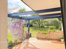 Maison à vendre sur un terrain de 2000 m2 - 4 chambres - Bureau - 3 salles d'eau - 3 wc - Dépendance de 110 m2 et garages LA GARNACHE (85)