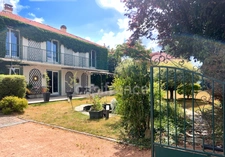 Idéal famille ou projet de vie au vert : maison de caractère avec espaces généreux et jardin arboré