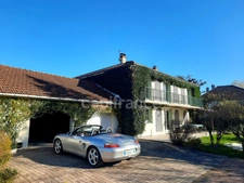 Idéal famille ou projet de vie au vert : maison de caractère avec espaces généreux et jardin arboré