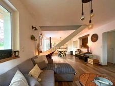 Idéal famille ou projet de vie au vert : maison de caractère avec espaces généreux et jardin arboré