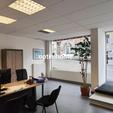 Bureau en plein centre-ville - 70 m² - Vitrine sur rue commerçante