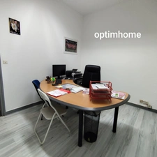 Bureau en plein centre-ville - 70 m² - Vitrine sur rue commerçante
