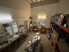 Entrepôt de 346m² et 137m² de Bureaux à louer Sur la commune du Rove, Zone d'activité de Pielettes. 