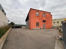 Entrepôt de 346m² et 137m² de Bureaux à louer Sur la commune du Rove, Zone d'activité de Pielettes. 
