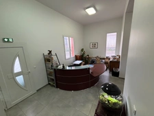 Entrepôt de 346m² et 137m² de Bureaux à louer Sur la commune du Rove, Zone d'activité de Pielettes. 