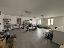 Entrepôt de 346m² et 137m² de Bureaux à louer Sur la commune du Rove, Zone d'activité de Pielettes. 