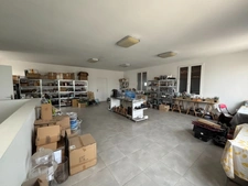 Entrepôt de 346m² et 137m² de Bureaux à louer Sur la commune du Rove, Zone d'activité de Pielettes. 