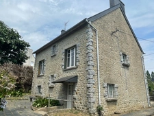 Maison à vendre 7 pièces à Saint-Nicolas-du-Pélem (22)