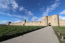 GARD (30) AIGUES MORTES (30220) intra-muros TRES RARE à vendre fonds de commerce boutique magasin de bijoux.