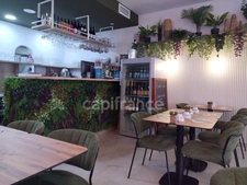 GARD (30) LE GRAU−DU−ROI (30240) Fonds de commerce de crêperie, saladerie, glacier en centre ville à 150 m de la plage.