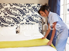 GARD (30) AIGUES−MORTES(30220) à vendre fonds de commerce Hôtel bureau 30 chambres et 70 couchages 1200 m2.