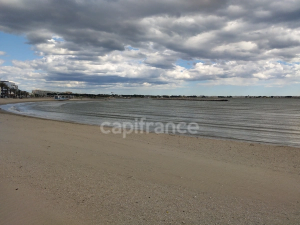 GARD (30), LE GRAU-DU-ROI (30240) activité fonds de commerce restauration bar emplacement n°1 face à la mer.