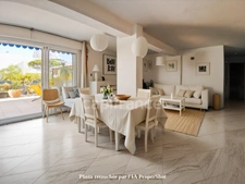HERAULT (34) LA GRANDE−MOTTE (34280) à vendre Appartement 3 pièces de 91 m 2 et terrasse de 120 m 2. 