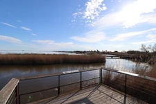 GARD (30) AIGUES−MORTES(30220) à vendre fonds de commerce Hôtel bureau 30 chambres et 70 couchages 1200 m2.