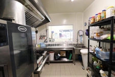 GARD (30) NIMES (30000) 10 mn à vendre Fonds de commerce d'une MAGNIFIQUE boutique boucherie Emplacement N°1. 