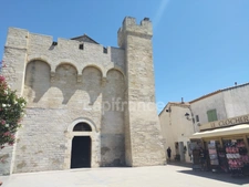 BOUCHES DU RHONES (13) Les saintes-maries-de-la-mer (13460) à vendre fonds de commerce Hôtel bureau -30 chambres.