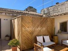 GARD (30) AIGUES-MORTES (30200) à vendre Immeuble mixte de 300 m 2 dont 1 grand local commercial et 3 appartements.