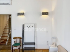 GARD (30) AIGUES−MORTES (30220) intra-muros A vendre appartement T4 ~97 m2, 4 chambres et terrasse de 8.5 m2.