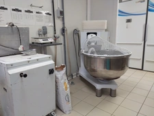 GARD (30) Nîmes (30000) proche au Sud dans villages à vendre 3 Fonds de commerce de boulangerie, pâtisserie, snacking.