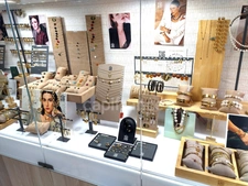 GARD (30) AIGUES MORTES (30220) intra-muros TRES RARE à vendre fonds de commerce boutique magasin de bijoux.