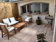 GARD (30) AIGUES-MORTES (30200) à vendre Immeuble mixte de 300 m 2 dont 1 grand local commercial et 3 appartements.