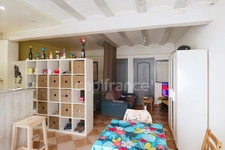 GARD (30) AIGUES−MORTES (30200) À Vendre Murs commerciaux de 115 m² + 34 m2 = 148 m2 libres d'occupant.