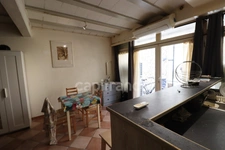 GARD (30) AIGUES−MORTES (30200) À Vendre Murs commerciaux de 115 m² + 34 m2 = 148 m2 libres d'occupant.