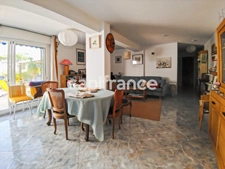 HERAULT (34) LA GRANDE−MOTTE (34280) à vendre Appartement 3 pièces de 91 m 2 et terrasse de 120 m 2. 