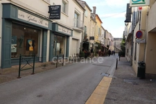 GARD (30) AIGUES-MORTES (30200) à vendre Immeuble mixte de 280m 2 (1 local commercial 115 m 2 et 3 appartements).