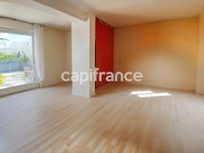 HERAULT (34) LA GRANDE−MOTTE (34280) à vendre Appartement 3 pièces de 91 m 2 et terrasse de 120 m 2. 
