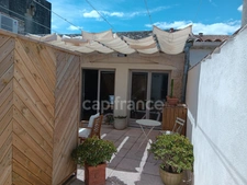 GARD (30) AIGUES-MORTES (30200) à vendre Immeuble mixte de 280m 2 (1 local commercial 115 m 2 et 3 appartements).