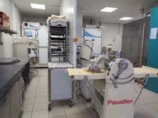 GARD (30) VAUVERT (30600) vendre Fonds de commerce boulangerie, pâtisserie, sandwicherie dans petit centre commercial.