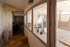 GARD (30) AIGUES-MORTES (30200) à vendre Immeuble mixte de 280 m 2, 1 local commercial 115 m 2 et 3 appartements.
