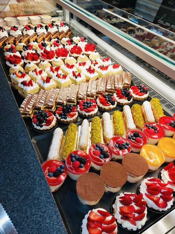 EN EXCLUSIVITE - FONDS DE COMMERCE BOULANGERIE PATISSERIE ARTISANALE - A VENDRE - SAINT FRANCOIS -