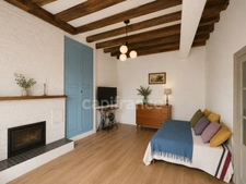 Virginie MASSON Capifrance vous propose, à NEUILLY, longère en pierre de 149m², 3 chambres, grenier aménageable et terrain sans vis à vis