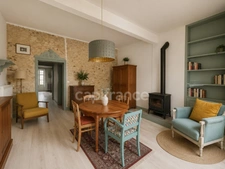 Virginie MASSON Capifrance vous propose, à NEUILLY, longère en pierre de 149m², 3 chambres, grenier aménageable et terrain sans vis à vis