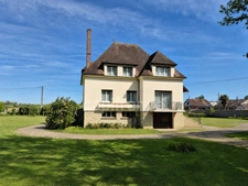 Virginie MASSON Capifrance vous propose Maison familiale 6 chambres avec sous-sol complet et terrain de 4 532 m²