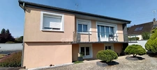 Virginie MASSON vous propose Maison individuelle 6 pièces – 4 chambres + bureau – sous-sol aménagé – terrain clos de 850 m²