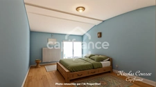 À vendre à Sauzé-Vaussais : Lot de deux maisons mitoyennes à rénover
