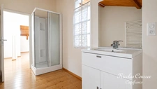 Maison rénovée  – 127 m² – 3 chambres – Terrain clos de 900 m²
